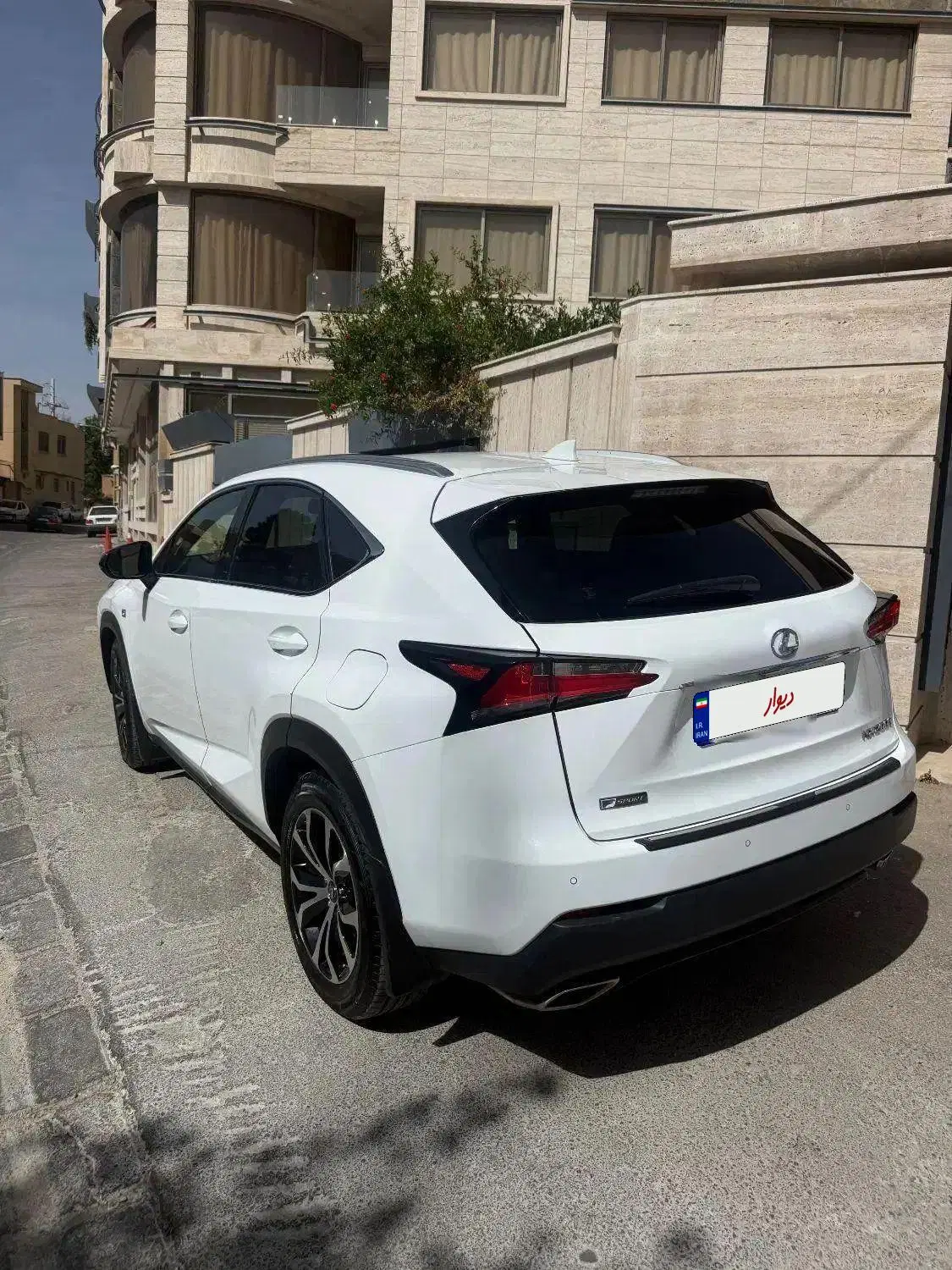خودرو لکسوس، NX آگهی ann_23925456