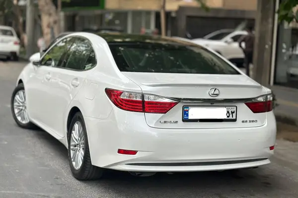 خودرو لکسوس، ES آگهی ann_24352272