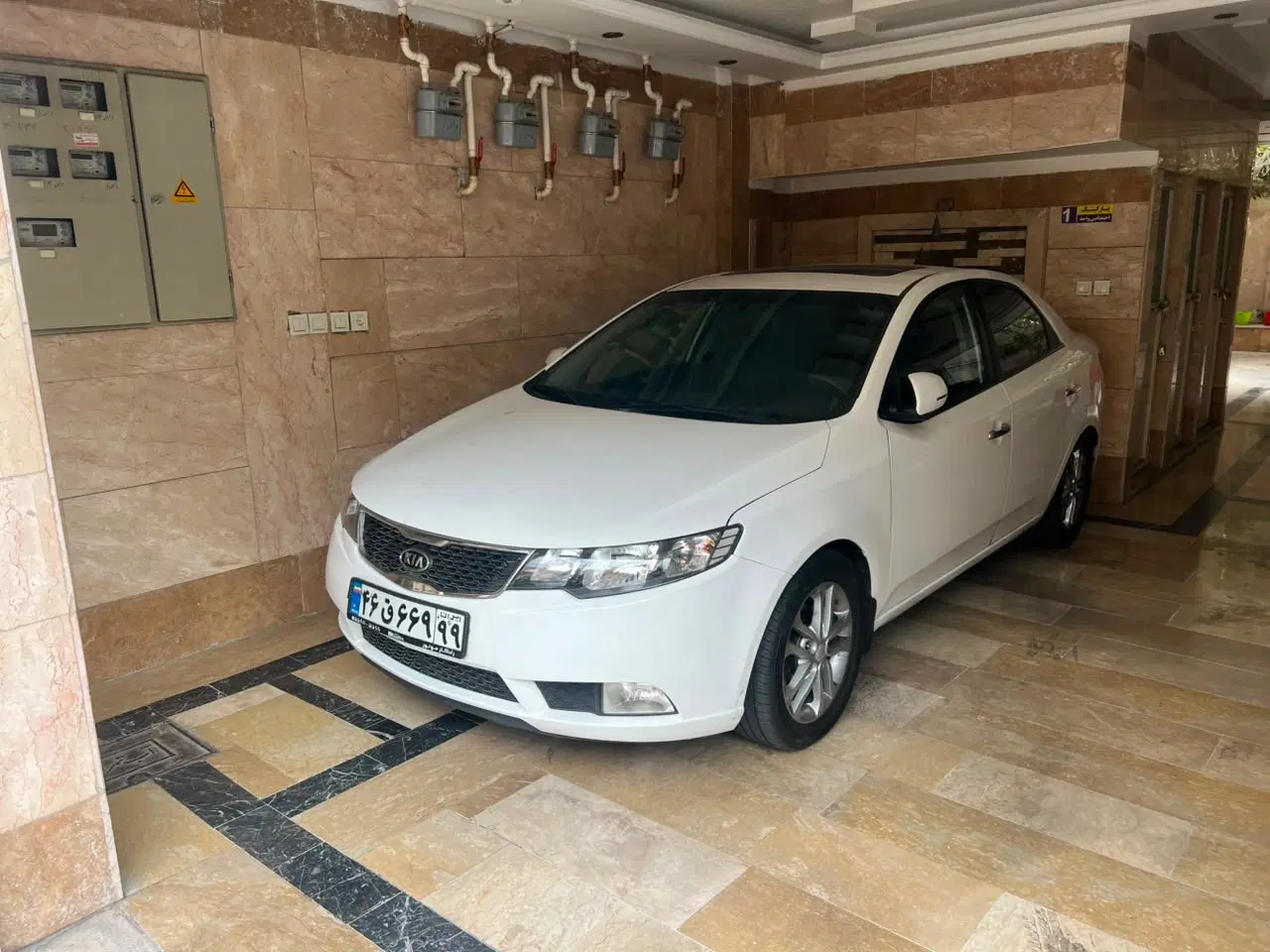 خودرو کیا، سراتو مونتاژ آگهی ann_24495441