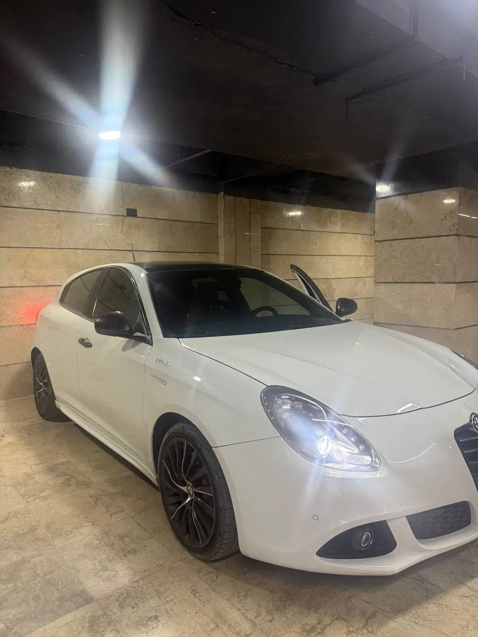 خودرو آلفارومئو، جولیتا آگهی ann_24744412