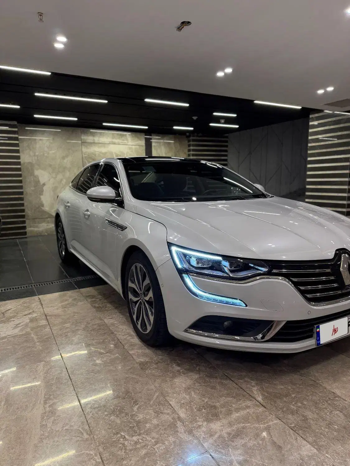 خودرو رنو، تالیسمان آگهی ann_24809243