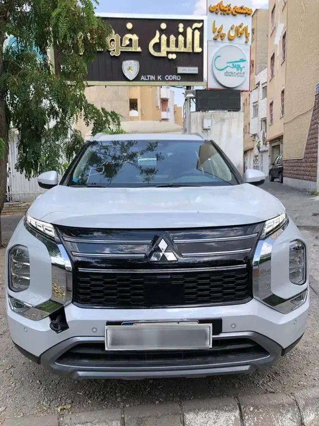 خودرو میتسوبیشی، اوتلندر آگهی ann_24850561