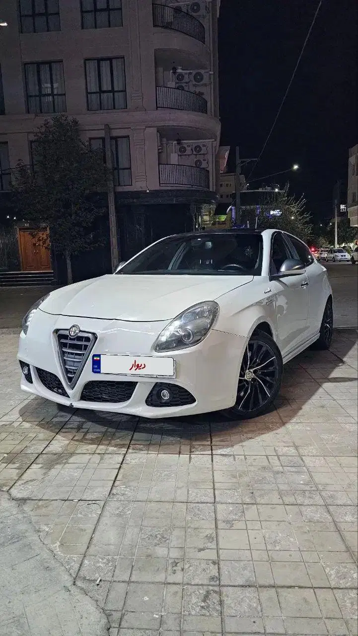 خودرو آلفارومئو، جولیتا آگهی ann_24975753