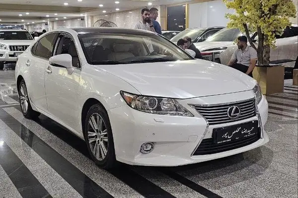 خودرو لکسوس، ES آگهی ann_24994241