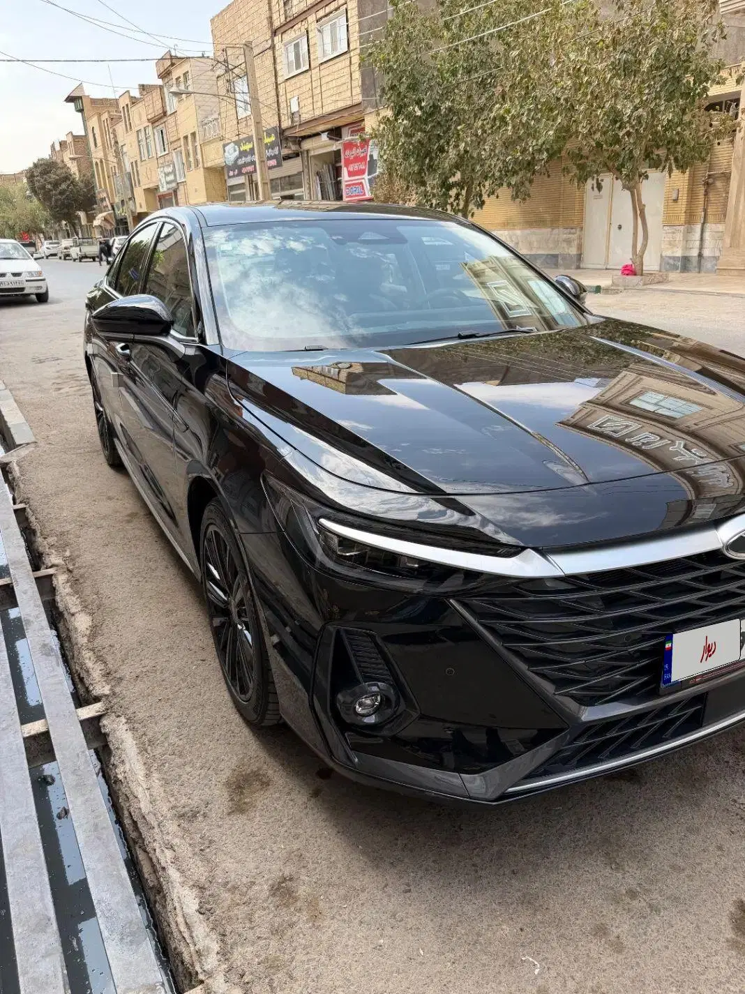 خودرو فونیکس، آریزو 8 آگهی ann_25007641
