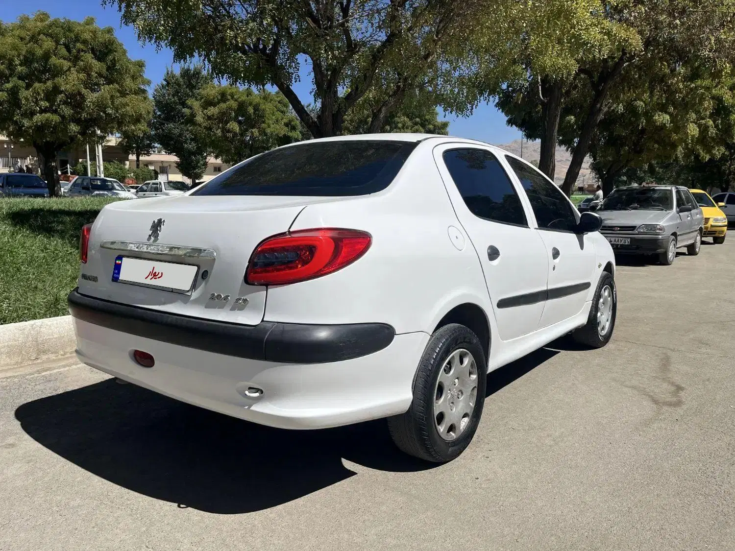 خودرو پژو، ۲۰۶ صندوق دار آگهی ann_25034891